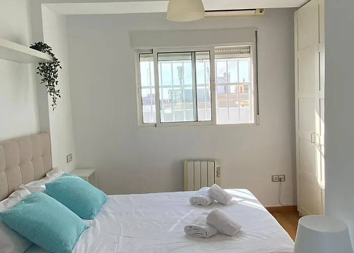 Апартаменты Singularstays Valero Iii *